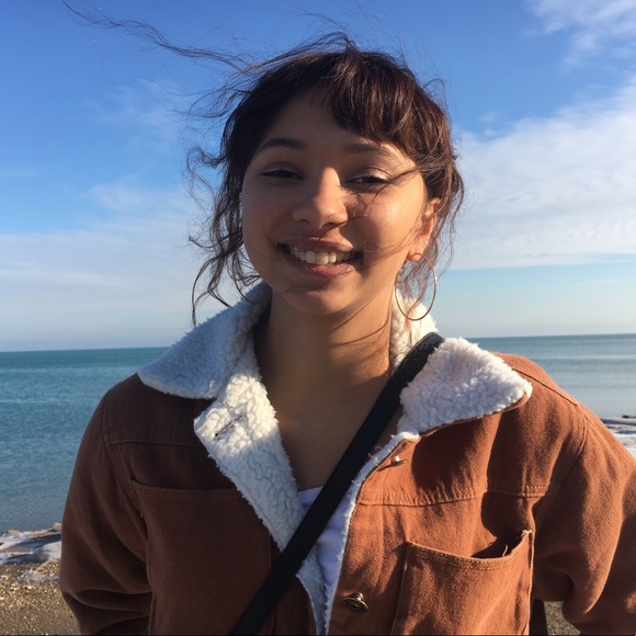 Meet your Posher, Adelle - Picture 3 of 3